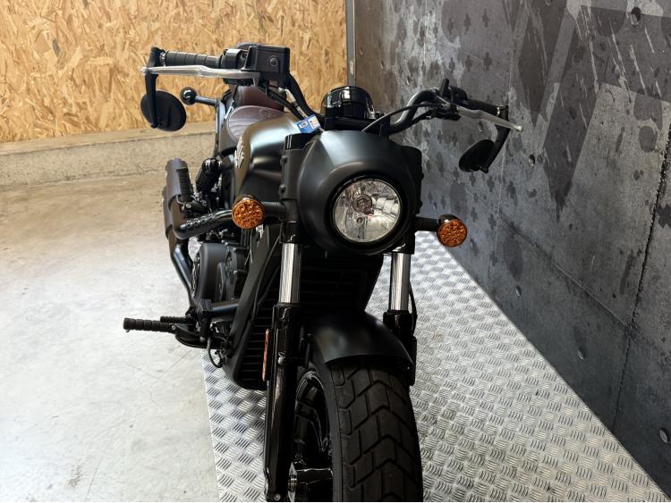 INDIAN SCOUT BOBBER 1200 V-PERF 5000kms!