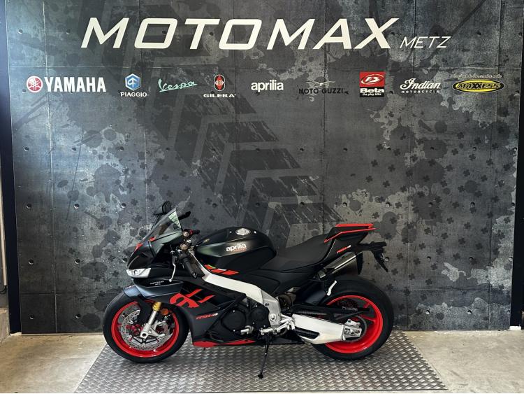 APRILIA RSV4 1100 RR SACHSENRING BLACK 500kms!