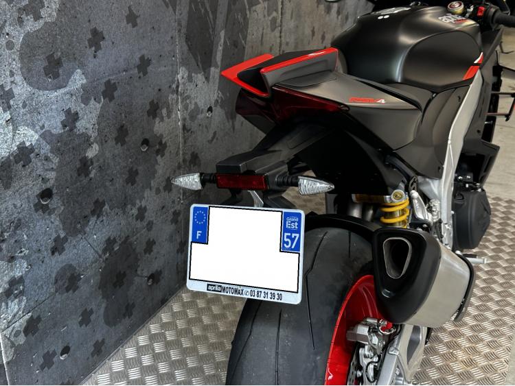 APRILIA RSV4 1100 RR SACHSENRING BLACK 500kms!