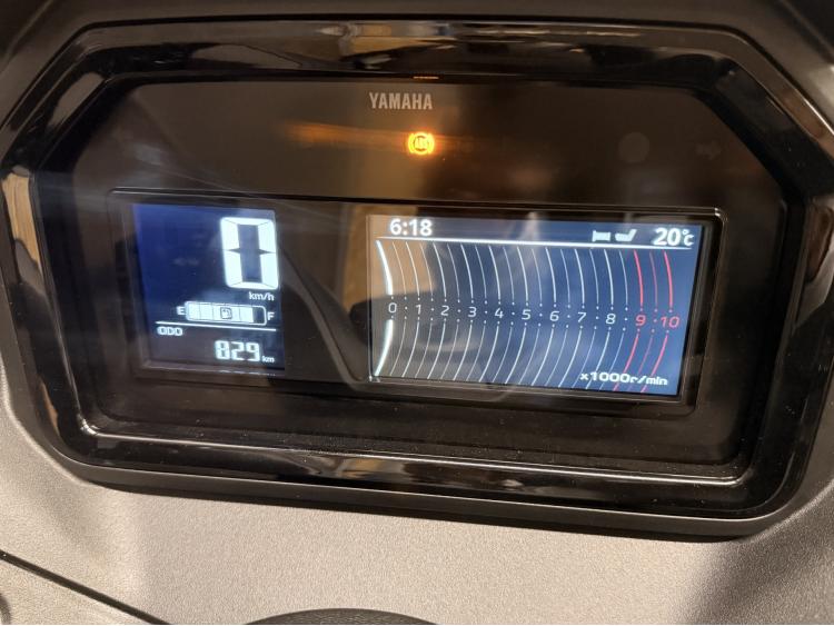 YAMAHA X-MAX 300 TECH MAX + 800kms