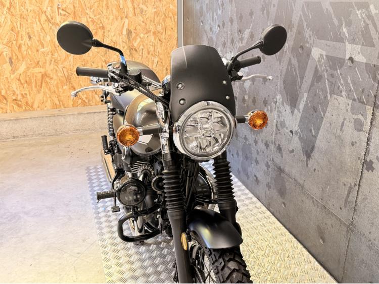 KAWASAKI W800 11000kms 35kw