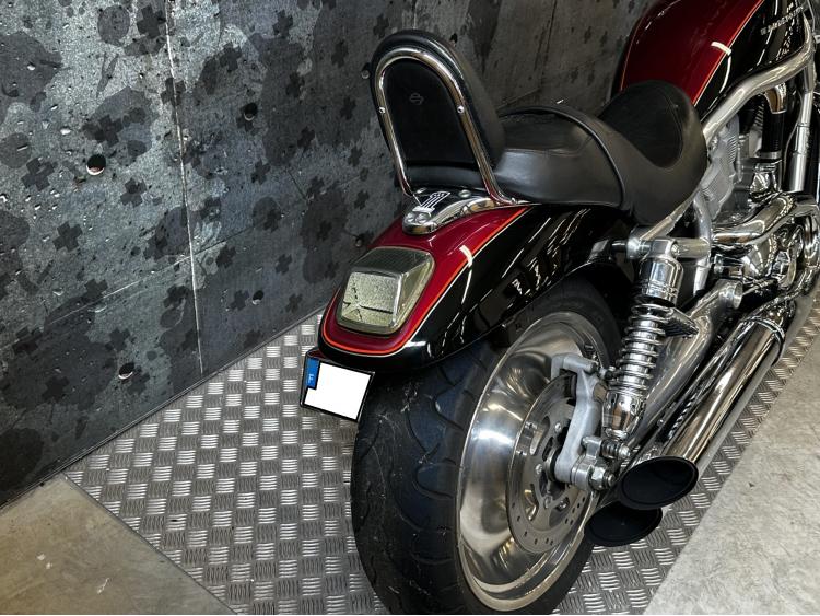HARLEY-DAVIDSON V-ROD 1130 ZEBRING