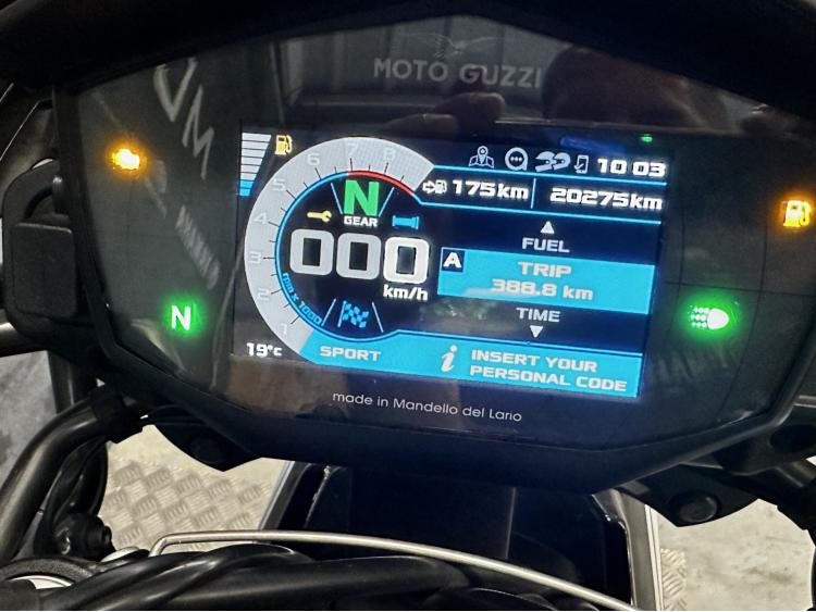 MOTO GUZZI V85 TT 850 GUARDIA D'ONORE