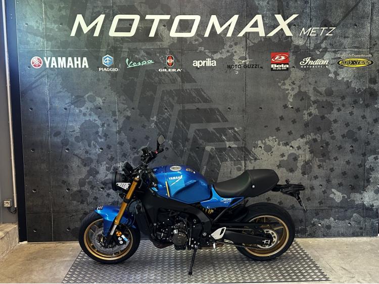 YAMAHA XSR 900 35kw LEGEND BLUE 700kms
