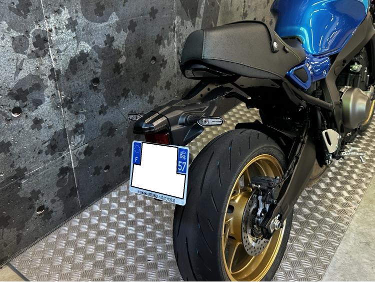 YAMAHA XSR 900 35kw LEGEND BLUE 700kms