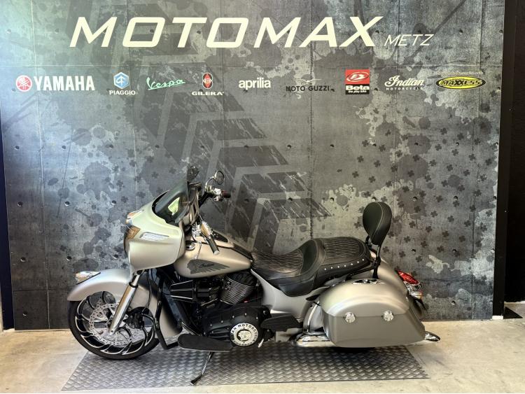INDIAN CHIEFTAIN 1811 VANCE & HINES