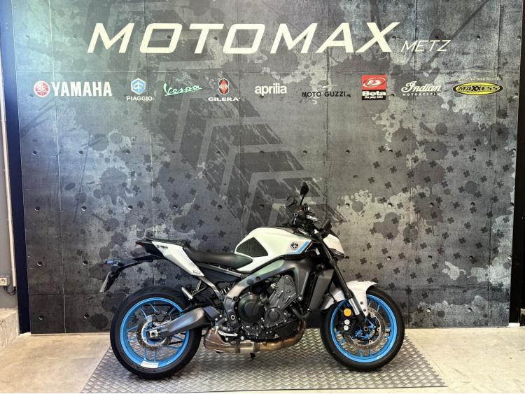 YAMAHA MT-09 CERAMIC ICE 1700kms