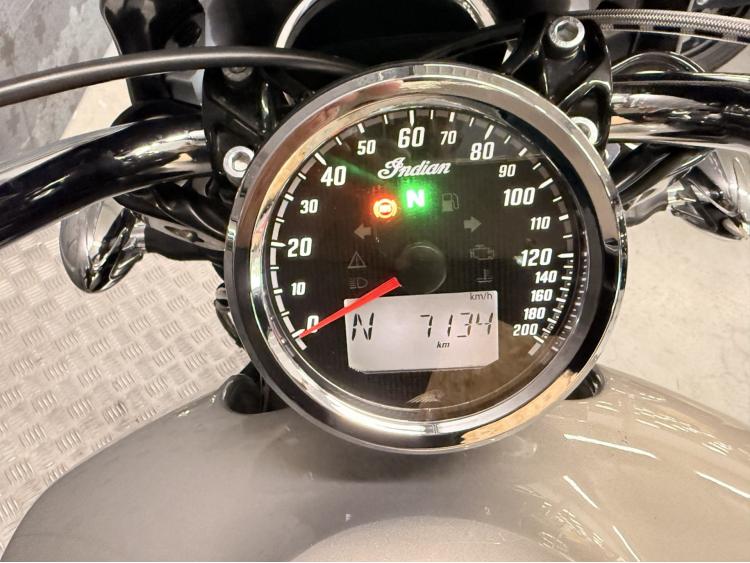 INDIAN SCOUT 1200 SILVER QUARTZ V-PERF 7000kms