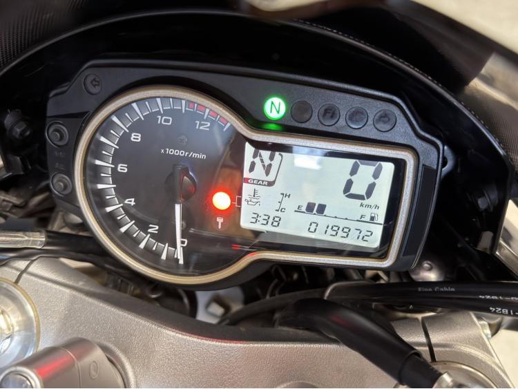 SUZUKI GSR 750 1ére MAIN 19000kms