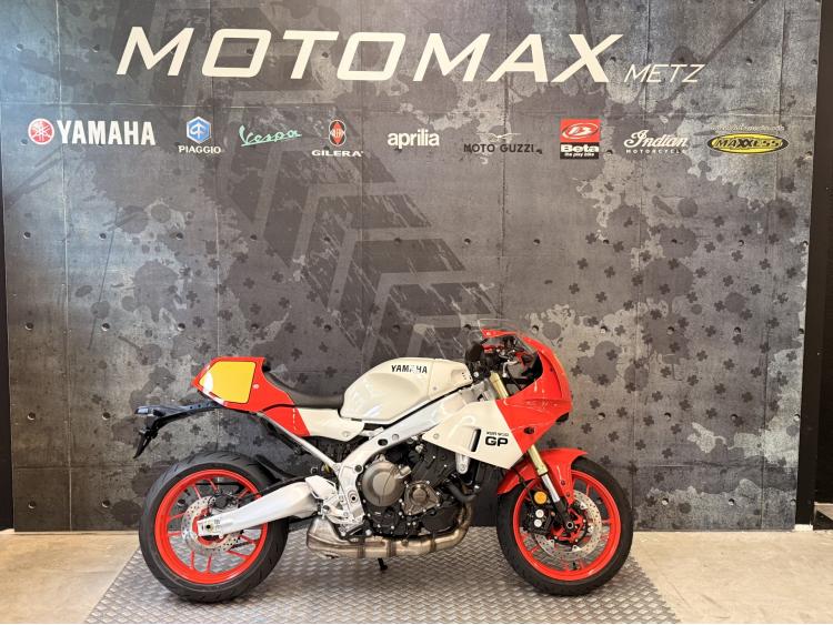 YAMAHA XSR 900 GP 35KW LEGEND RED 1km