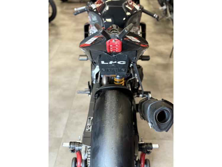 APRILIA RSV4 1100 FACTORY PREPA PISTE 5000€