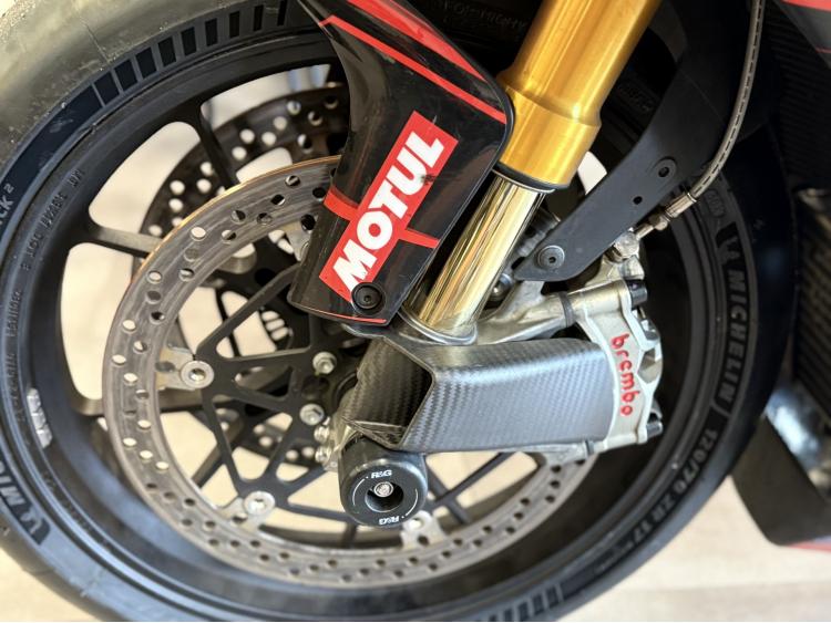 APRILIA RSV4 1100 FACTORY PREPA PISTE 5000€