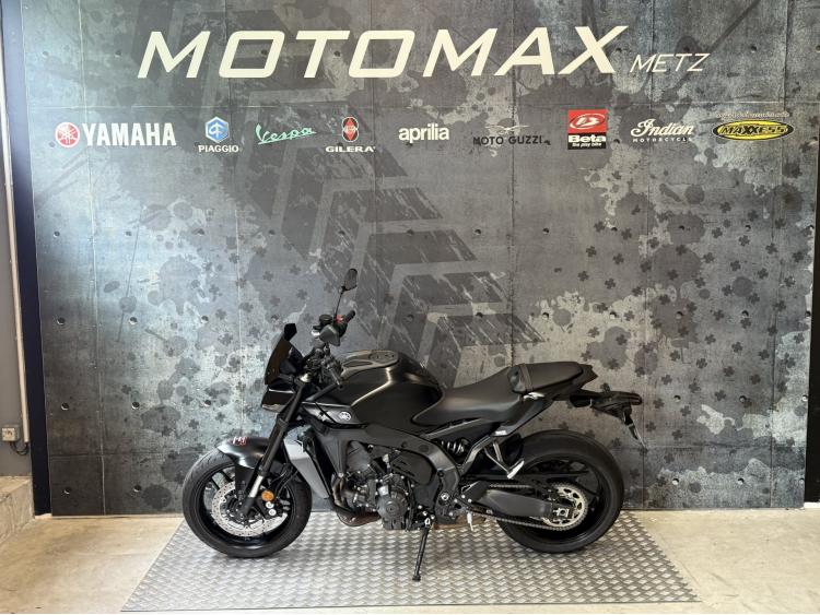 YAMAHA MT-09  Y-AMT TECH BLACK 1000kms