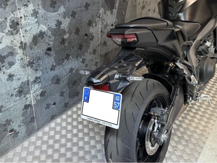 YAMAHA MT-09  Y-AMT TECH BLACK 1000kms