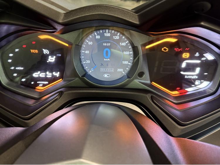 KYMCO AK 550 PREMIUM 2000kms